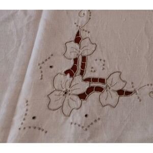 Vintage Madeira Linen Tablecloth Taupe Floral Embroidery Cutwork Lace 39"